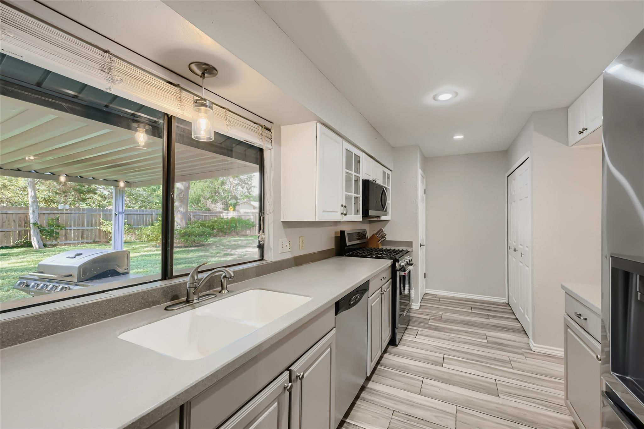 1300 Neans Dr Property Photo 9