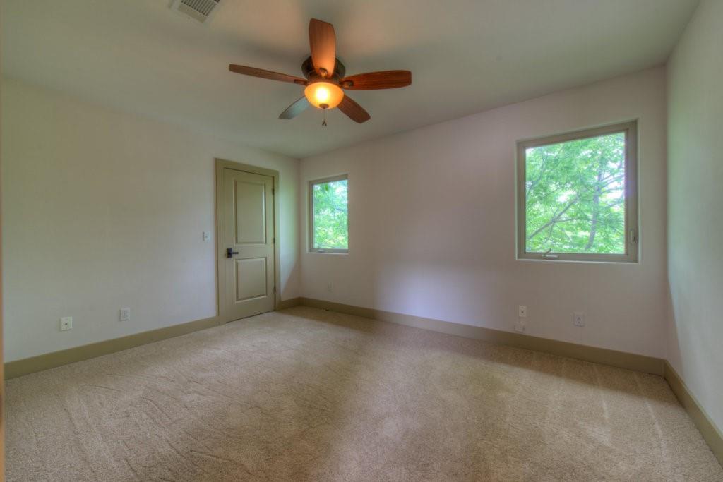 605 Peacock Ln #c Property Photo 19
