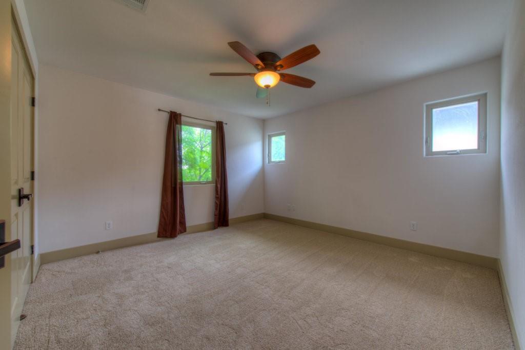 605 Peacock Ln #c Property Photo 21