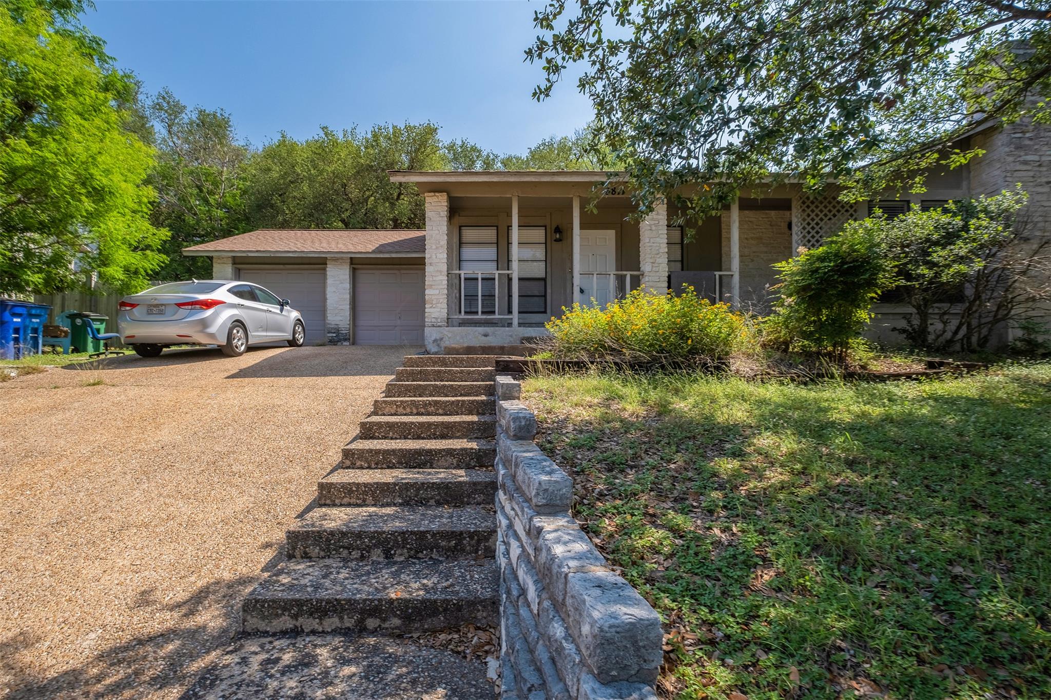 6811 Thorncliffe DR B Property Photo 1