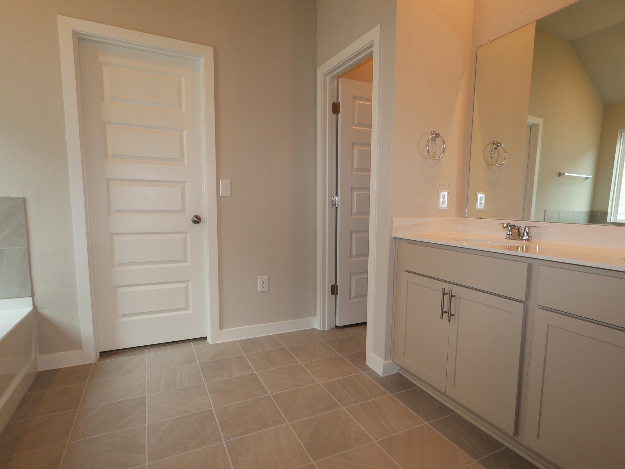 4517 Lava Island Dr Property Photo 11