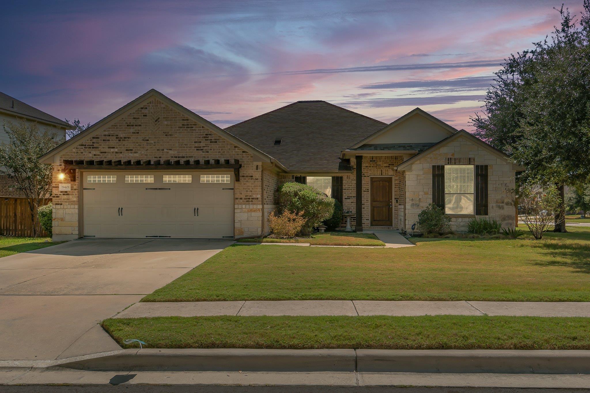 19401 Morgana Dr Property Photo 1