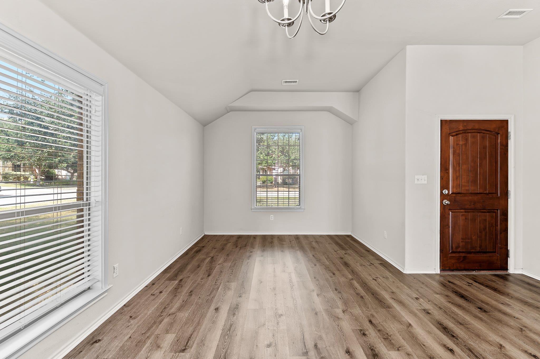 19401 Morgana Dr Property Photo 6