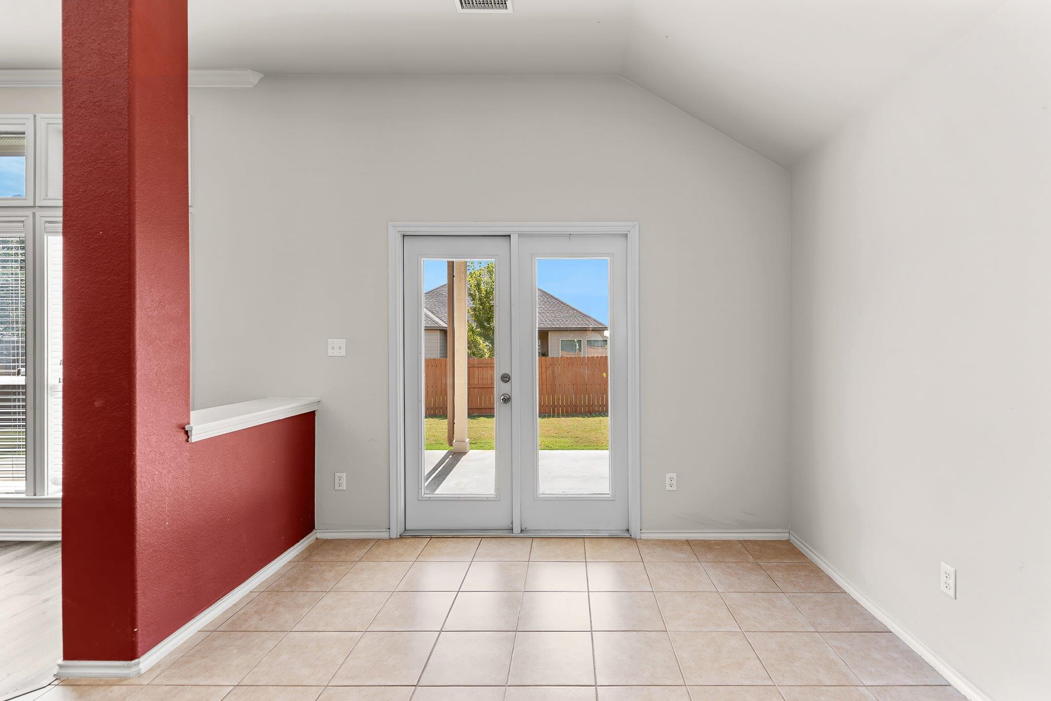 19401 Morgana Dr Property Photo 9