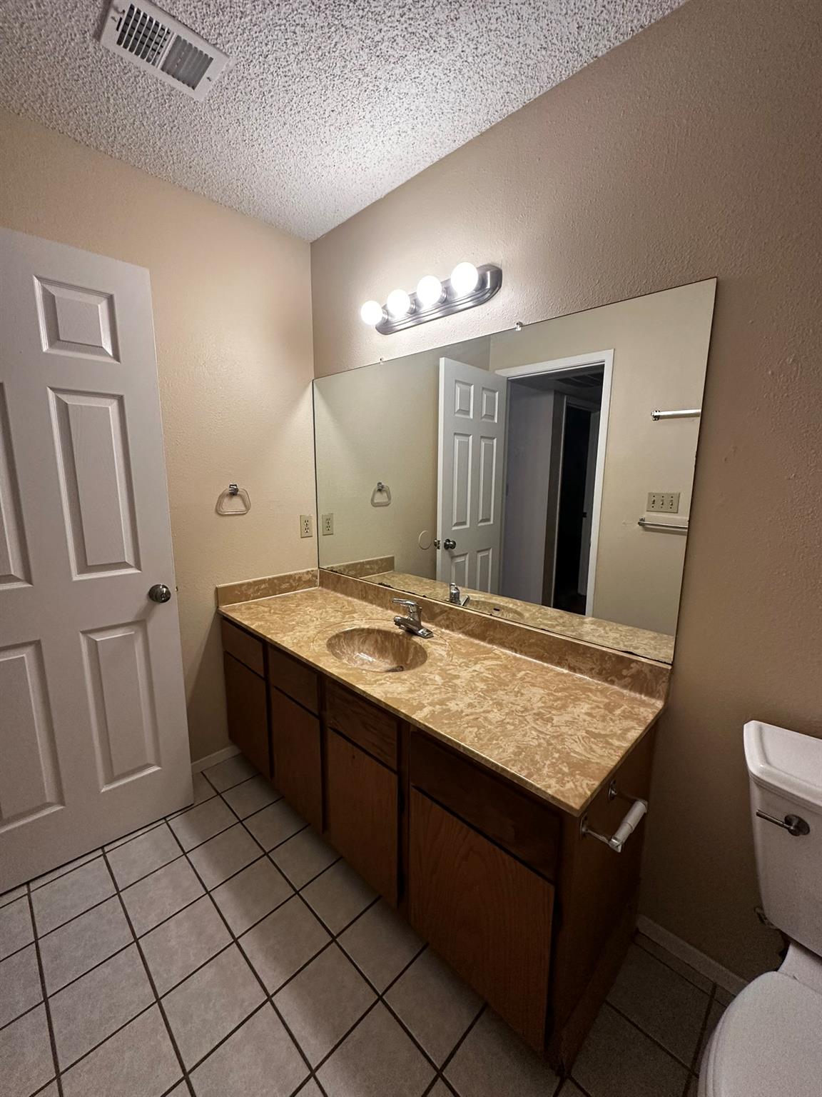 7513 Saint Amant Pl #a Property Photo 9