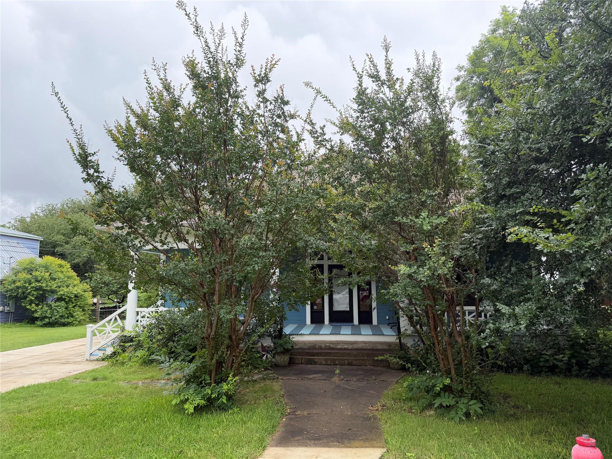 507 E Main St Property Photo 2