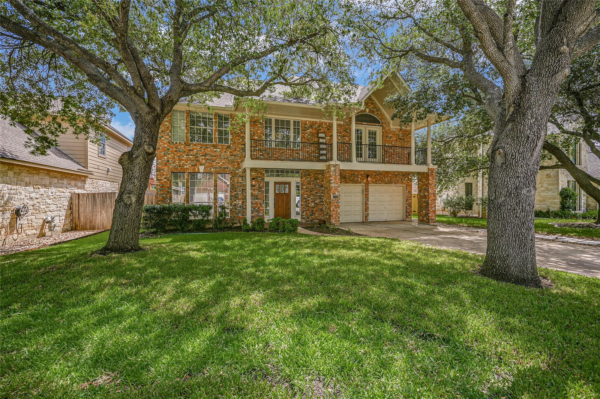 5704 Trelawney Ln Property Photo 2