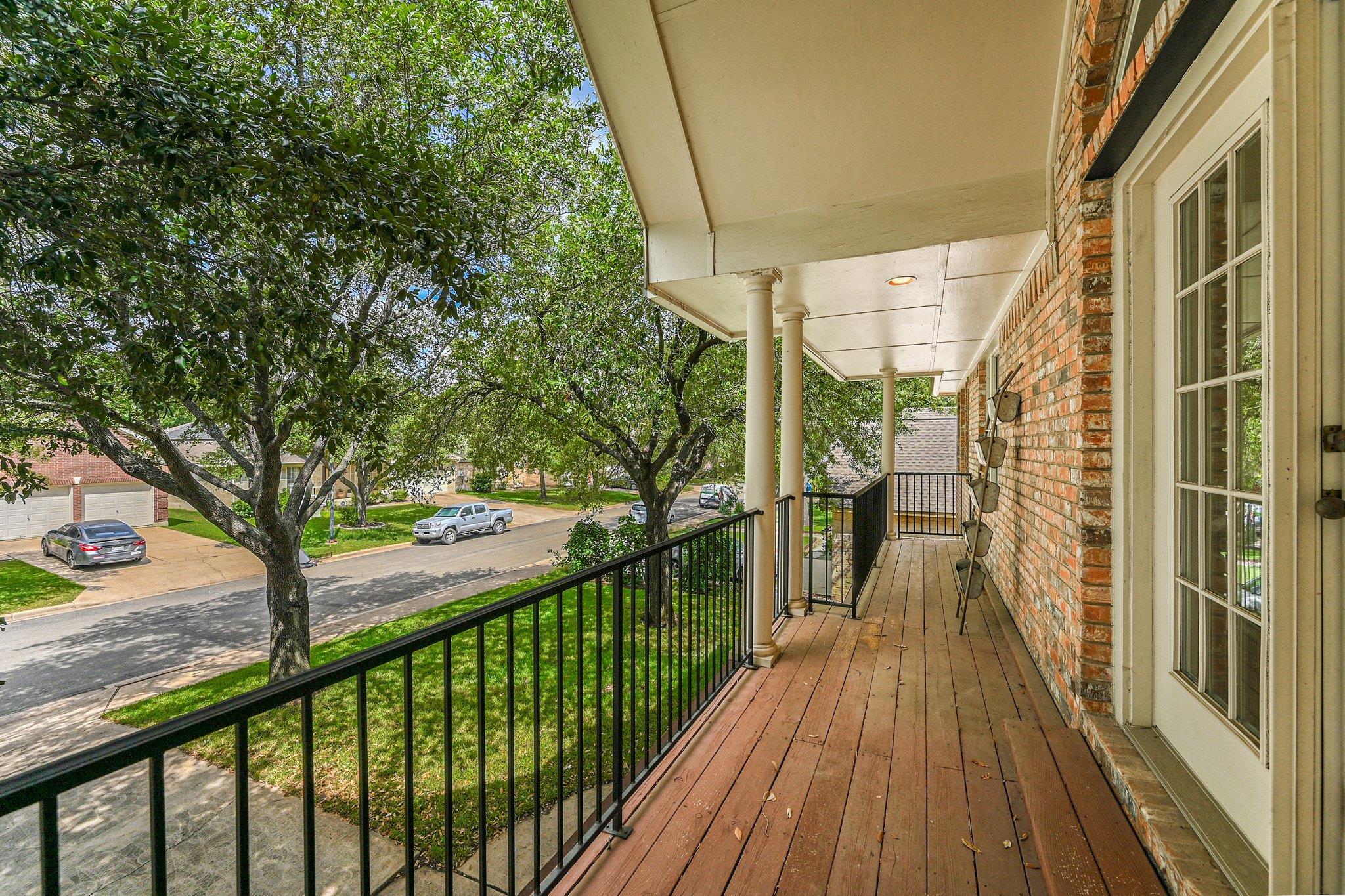 5704 Trelawney Ln Property Photo 3