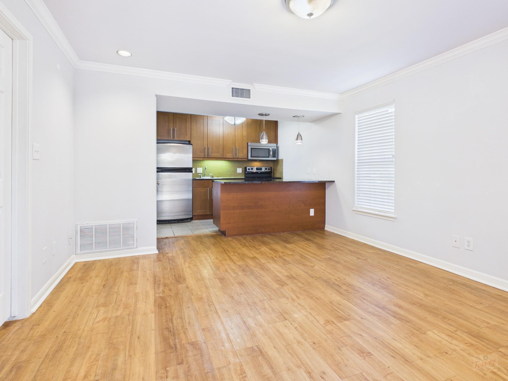 7685 Northcross Dr #500 Property Photo 3