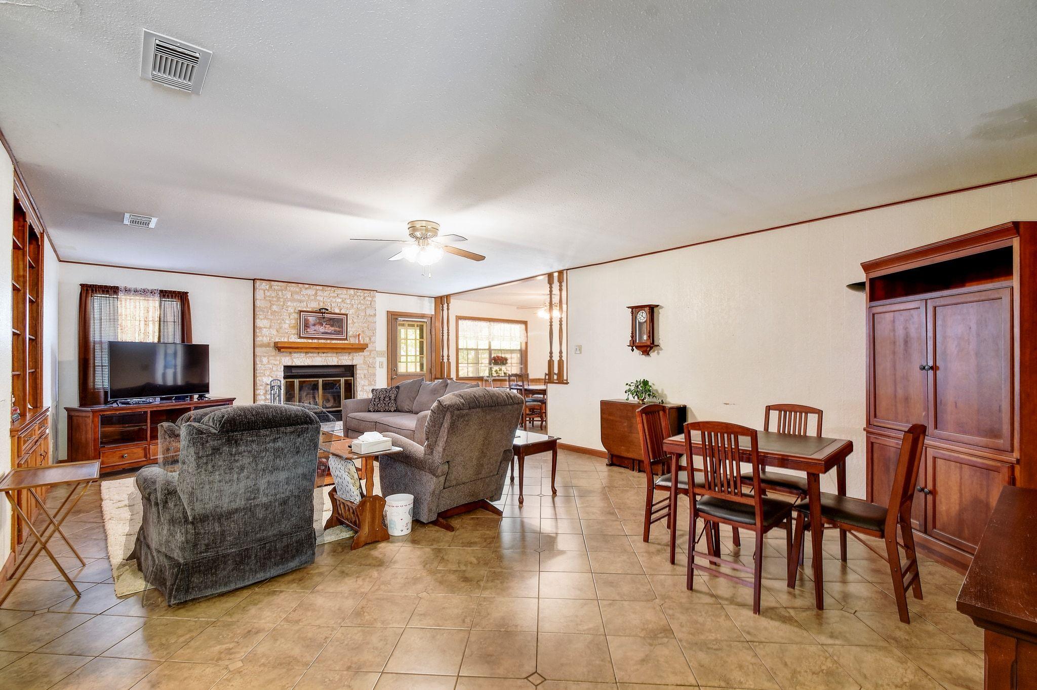 115 Ann St Property Photo 3