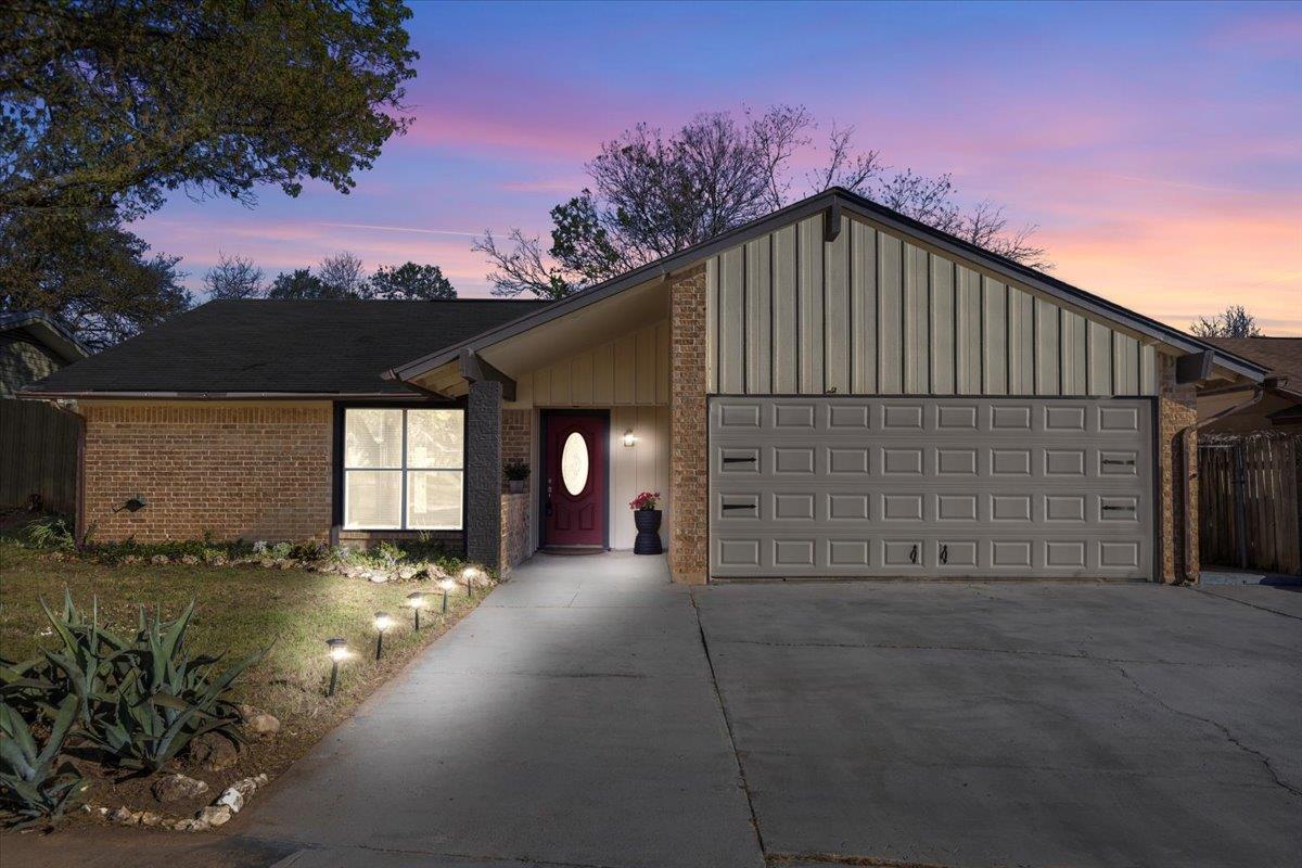 7004 Twisted Oaks Dr Property Photo