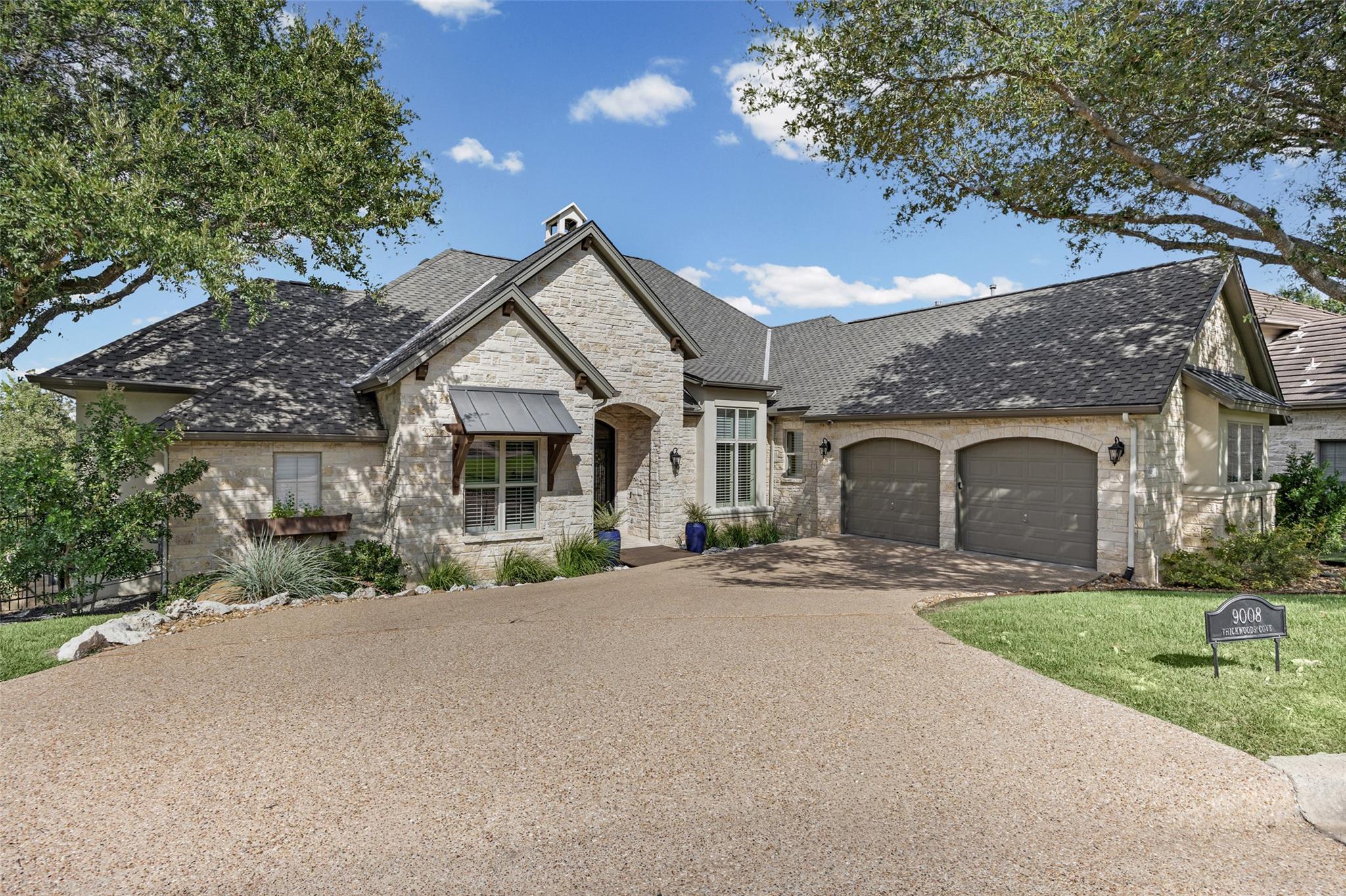 9008 Thickwoods Cv Property Photo 1