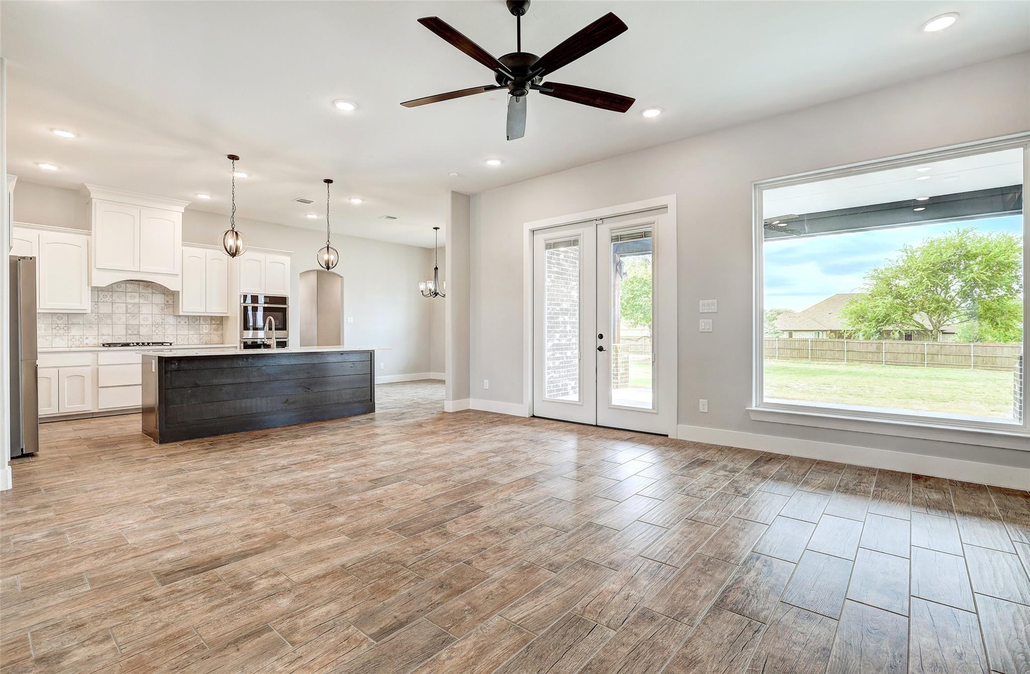 8213 Collins Creek Dr Property Photo 10