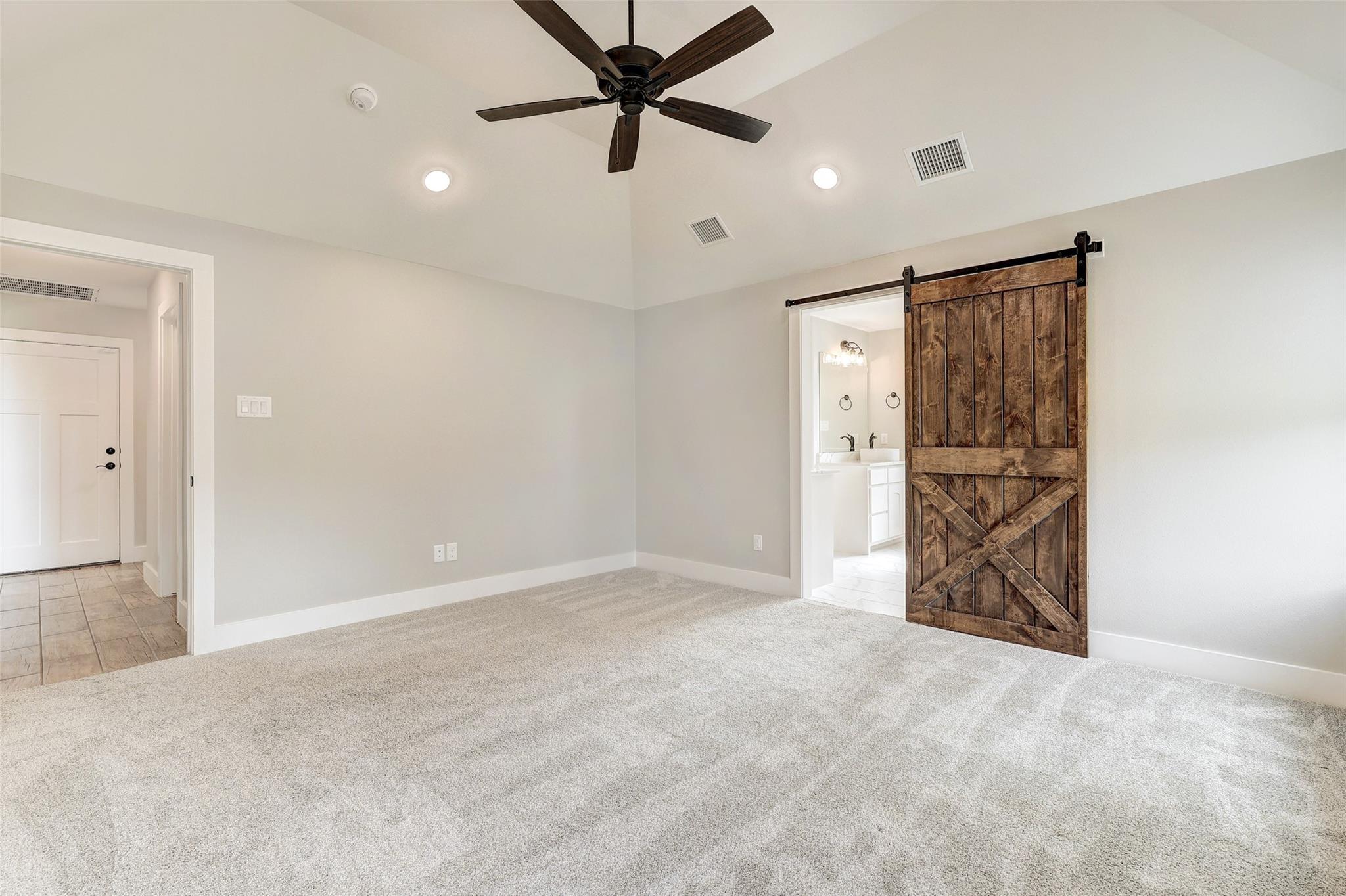8213 Collins Creek Dr Property Photo 17