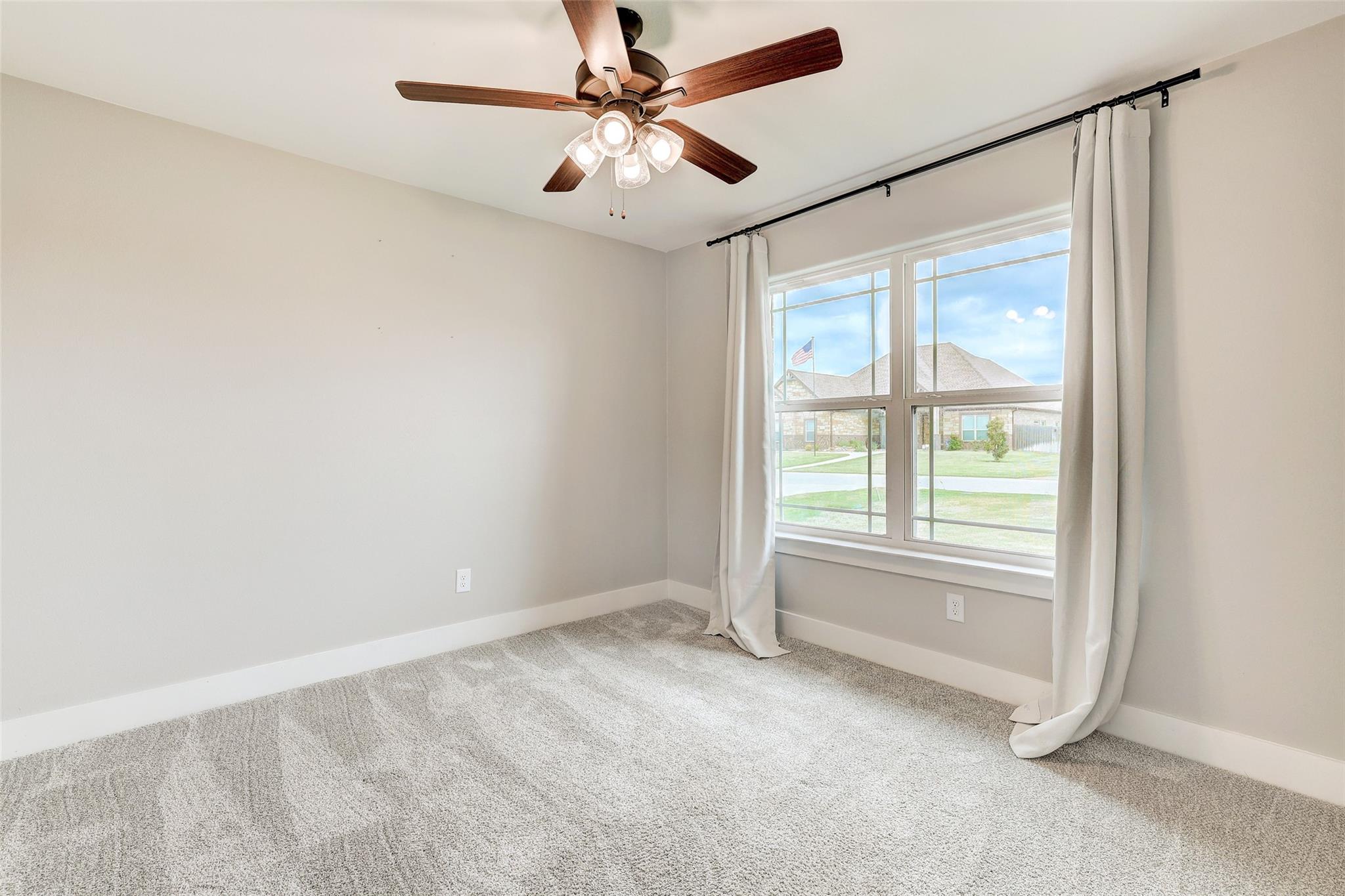 8213 Collins Creek Dr Property Photo 25