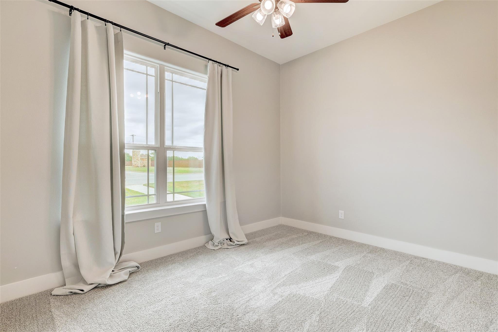 8213 Collins Creek Dr Property Photo 26