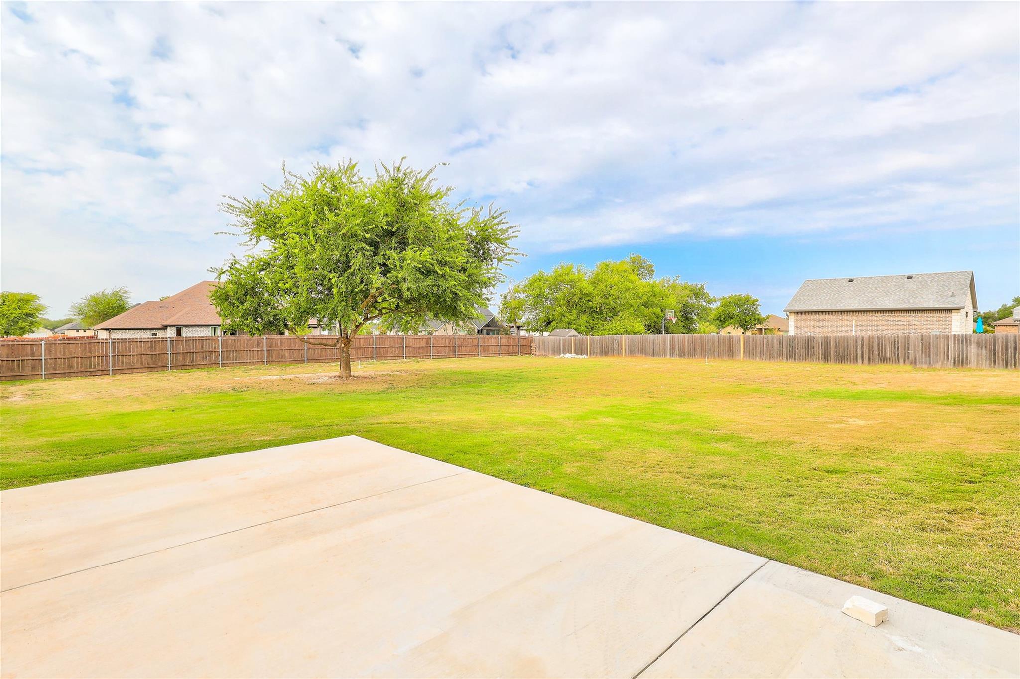8213 Collins Creek Dr Property Photo 32