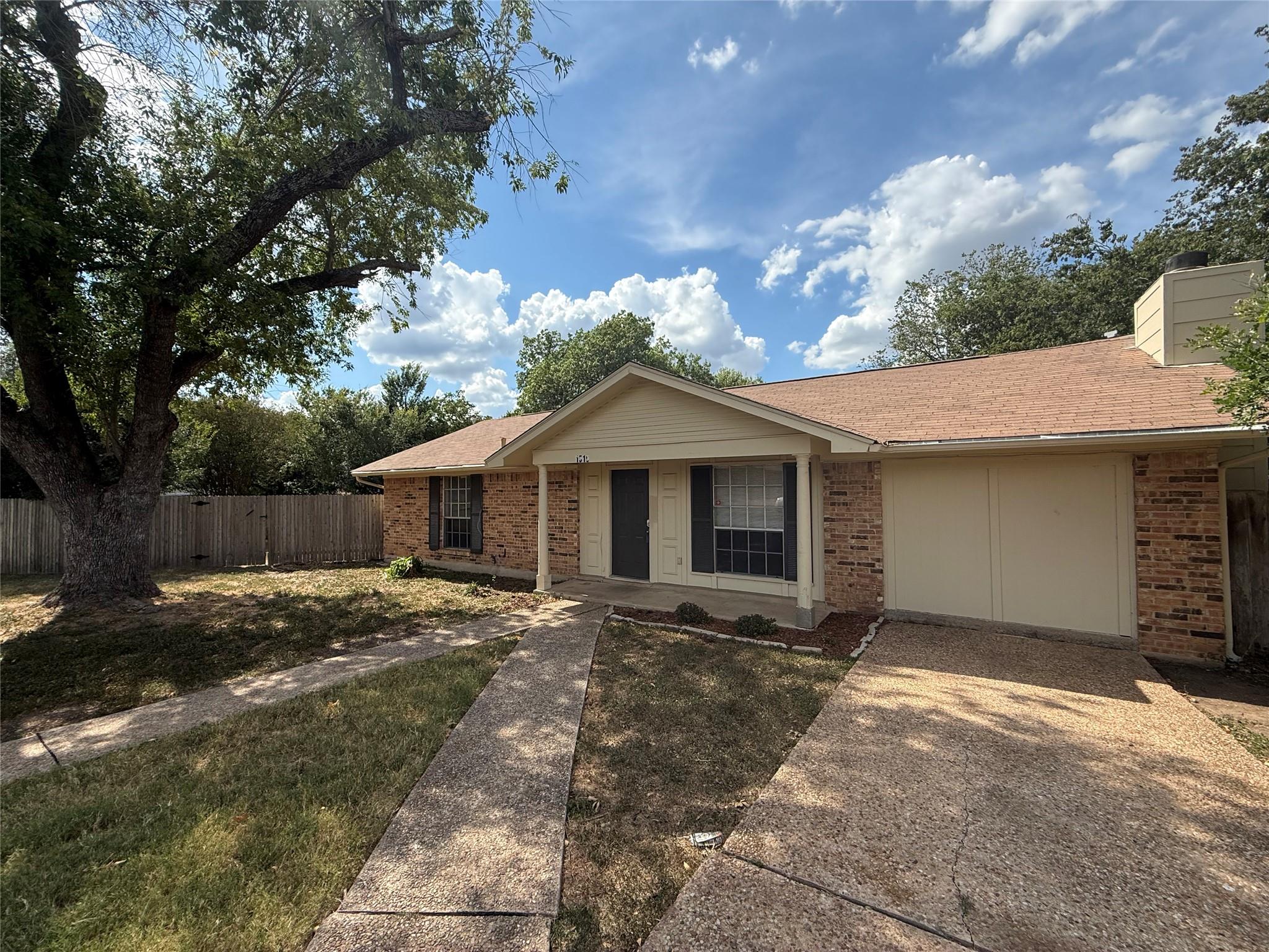 1510 Glen Burnie Dr Property Photo 1