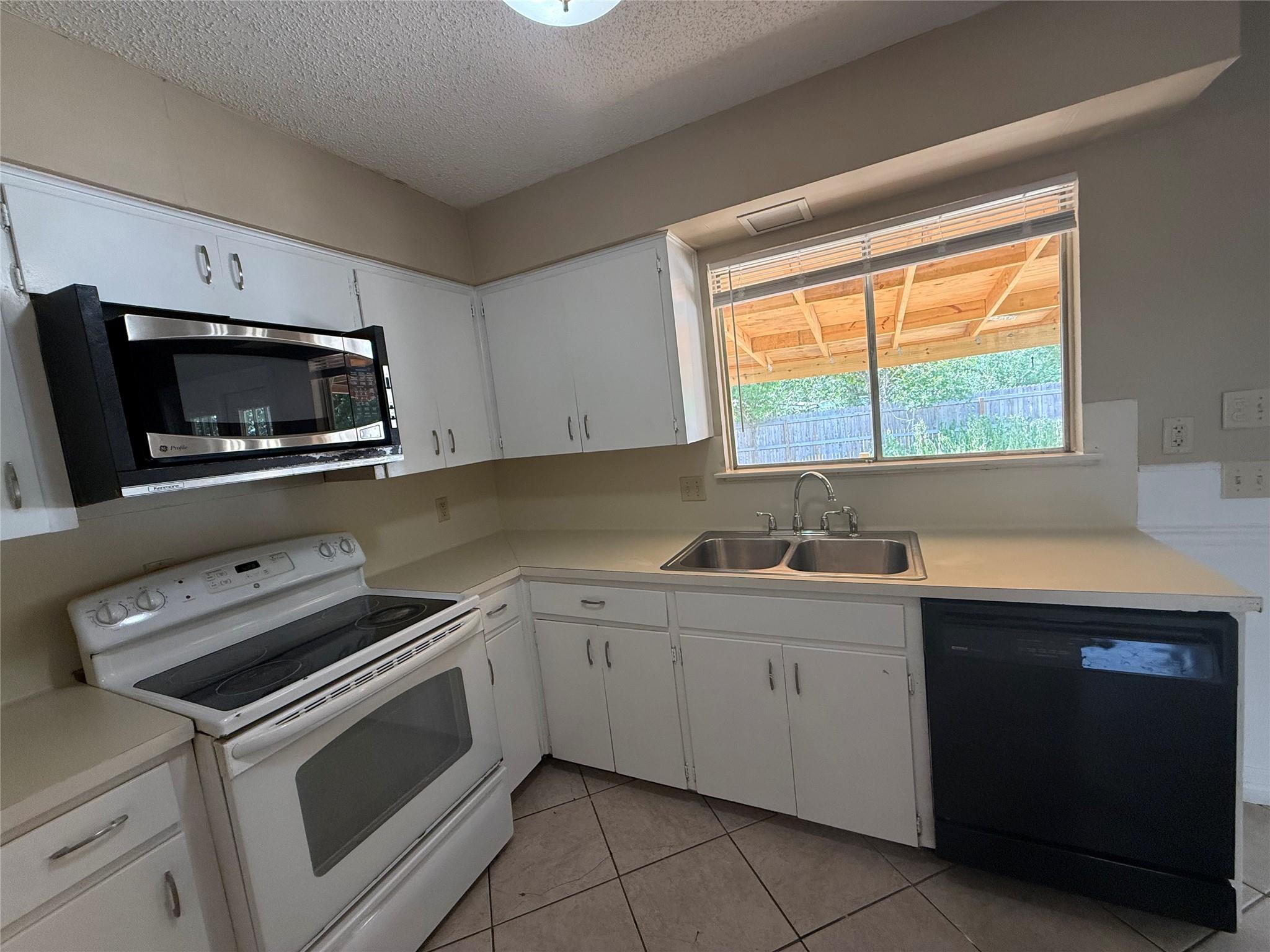 1510 Glen Burnie Dr Property Photo 3