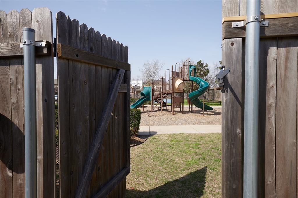 12404 Knowell Dr Property Photo 32