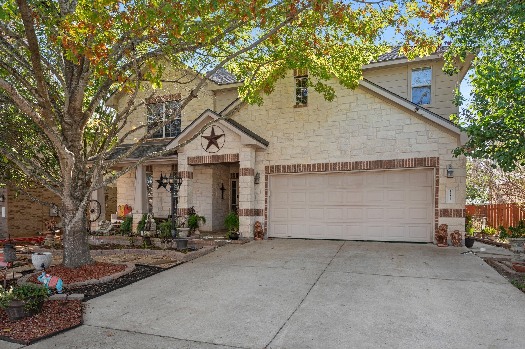 17813 Floribundas Ln Property Photo 2