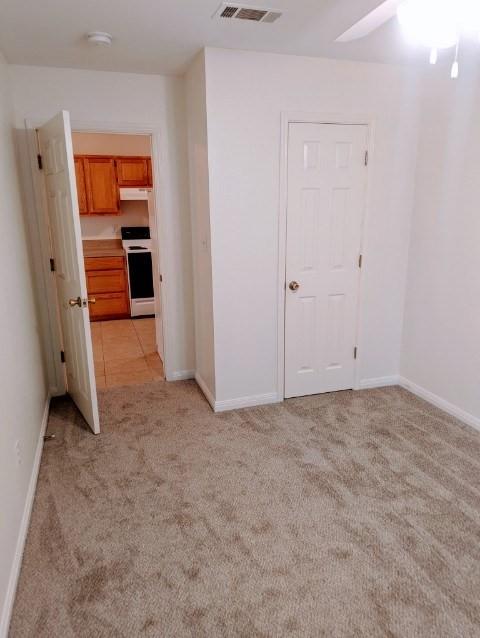 519 W Hutchison St #c Property Photo 9
