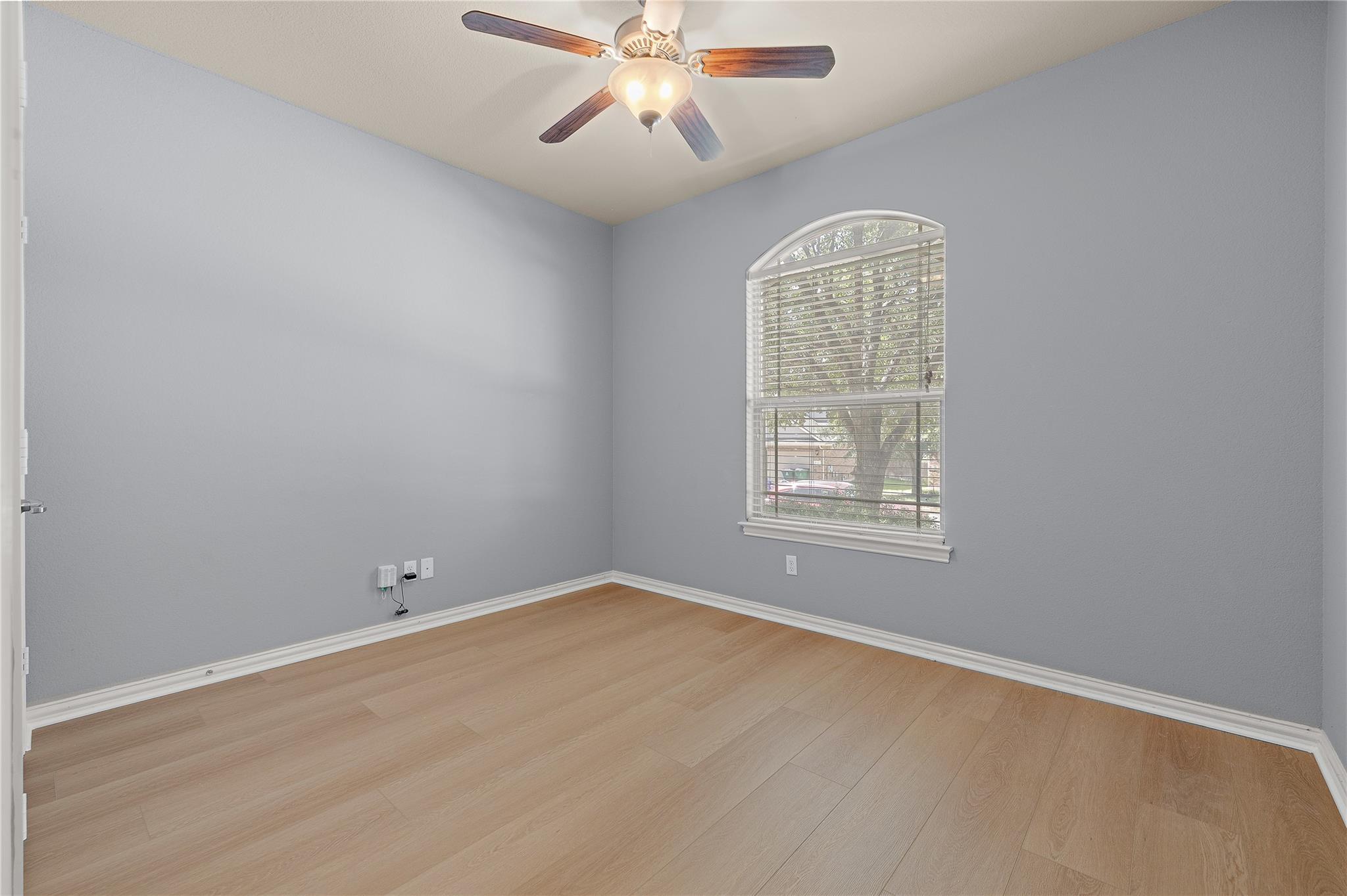 705 Rolling Brook Ln Property Photo 16