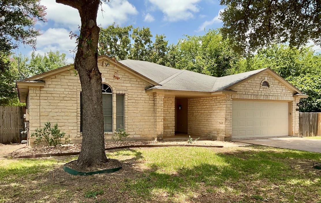 1102 Leah Ln Property Photo 1