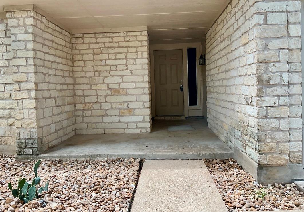 1102 Leah Ln Property Photo 2