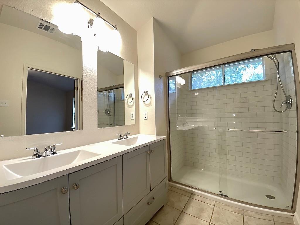 1102 Leah Ln Property Photo 12