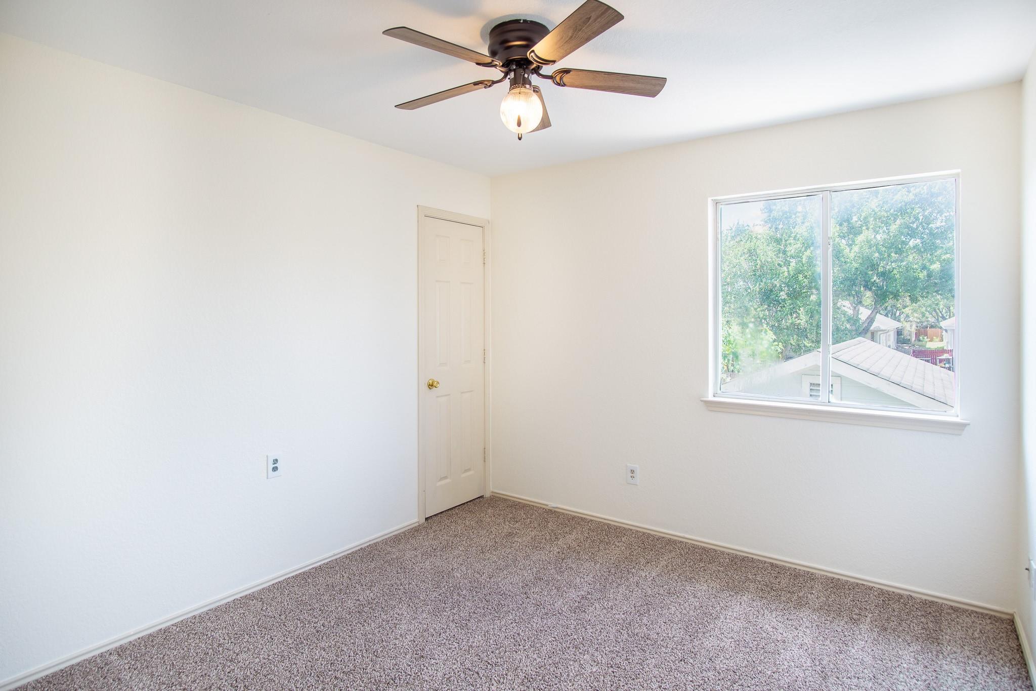 9312 Rowlands Sayle Rd Property Photo 8