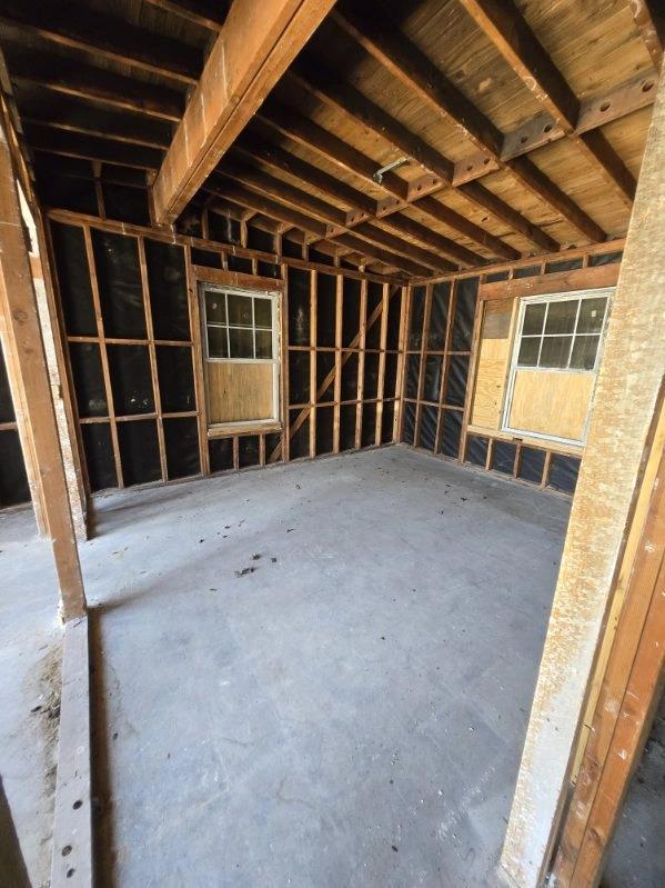 2427 Clara Ln Property Photo 5