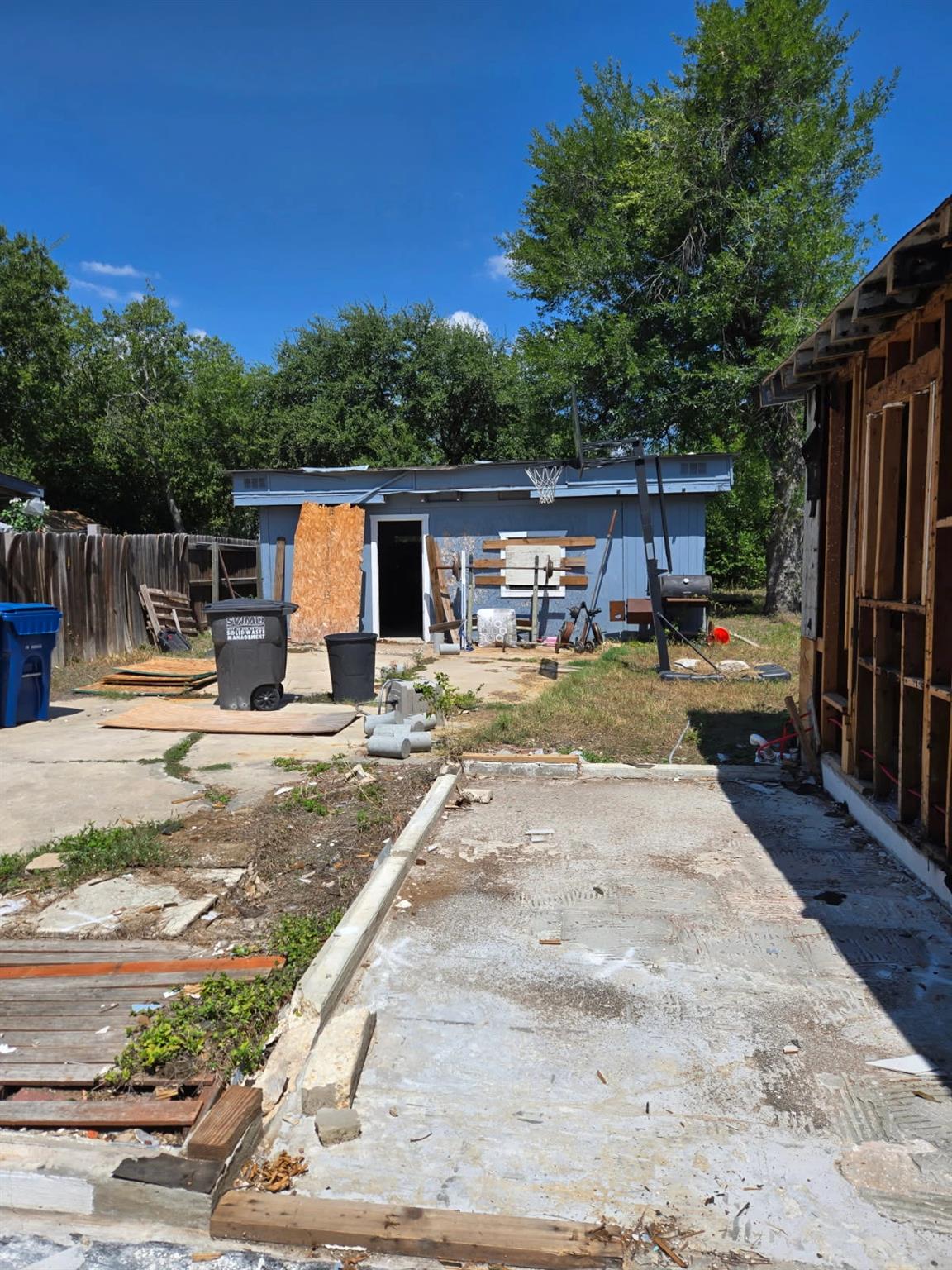 2427 Clara Ln Property Photo 11