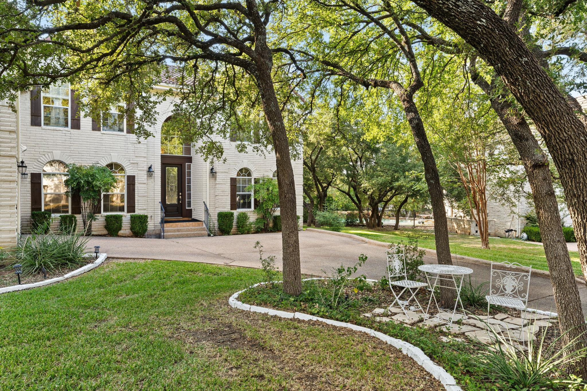35 Lost Meadow Trl Property Photo 2