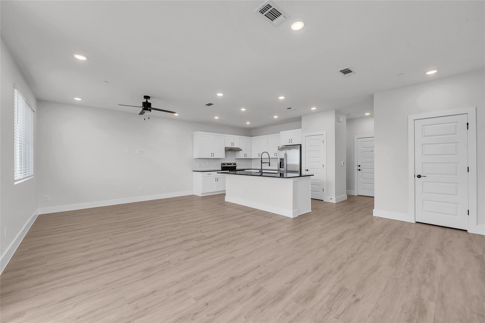 9317 Curious Squirrel St Property Photo 4