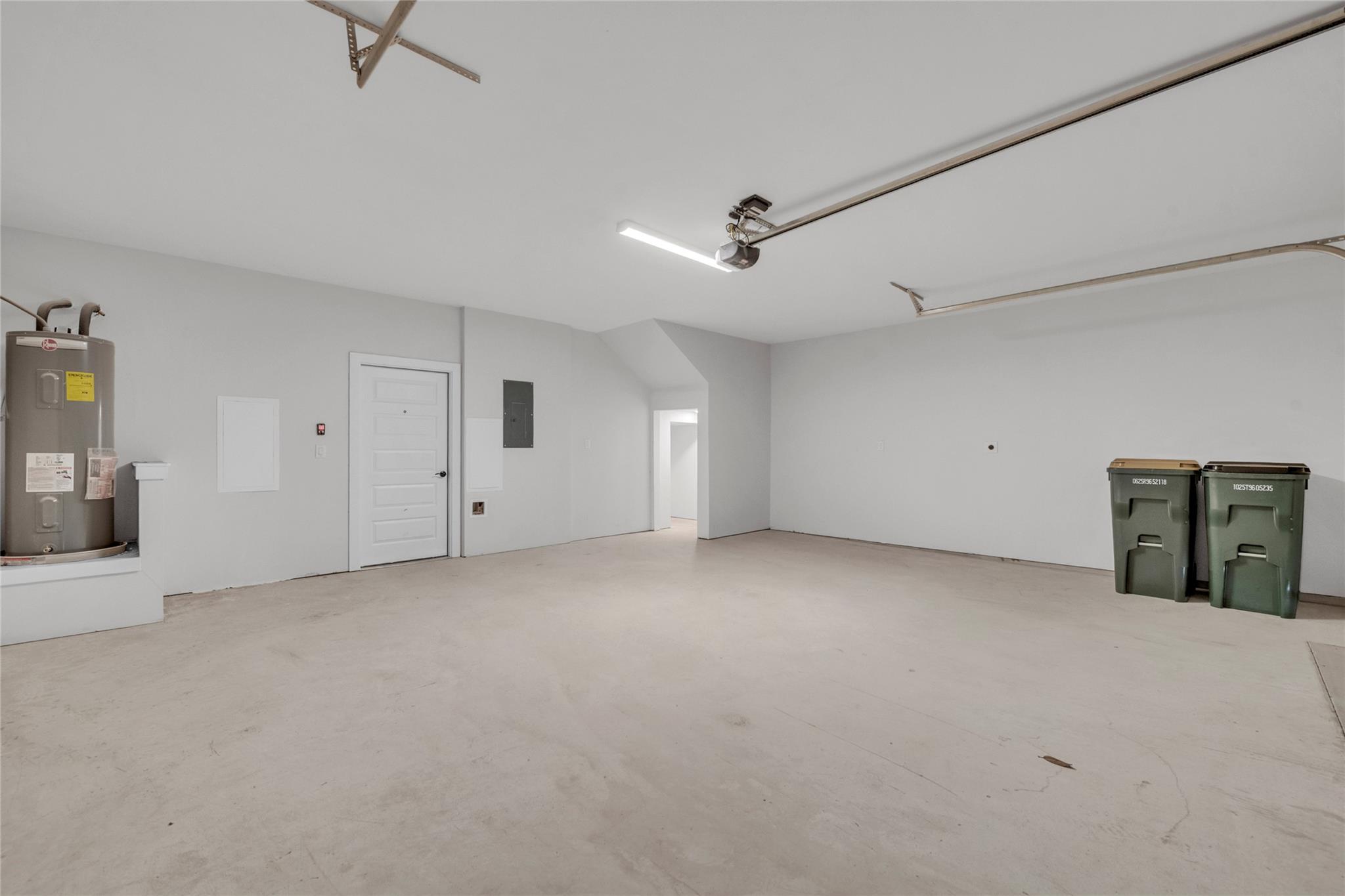 9317 Curious Squirrel St Property Photo 10