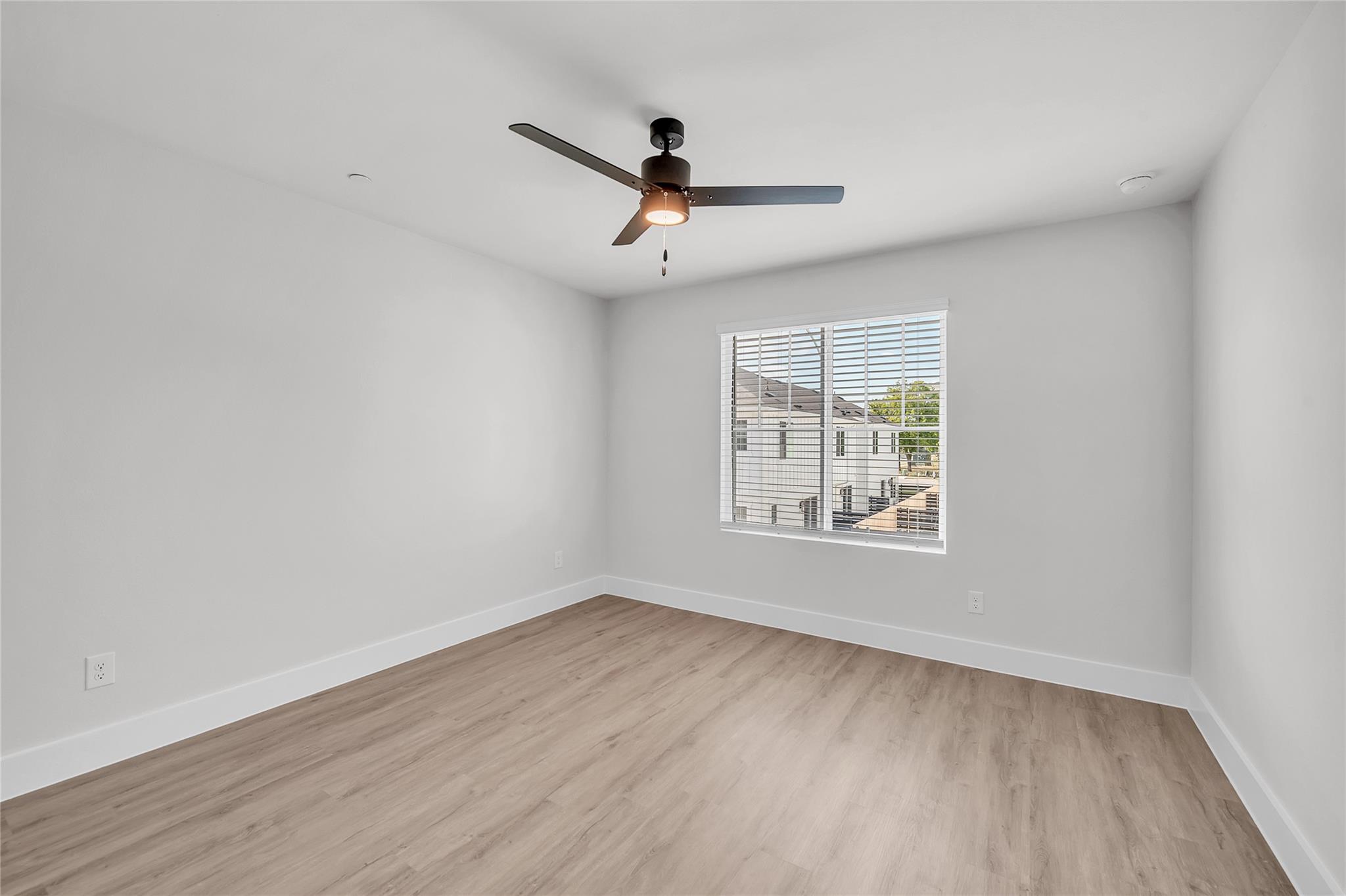 9317 Curious Squirrel St Property Photo 17