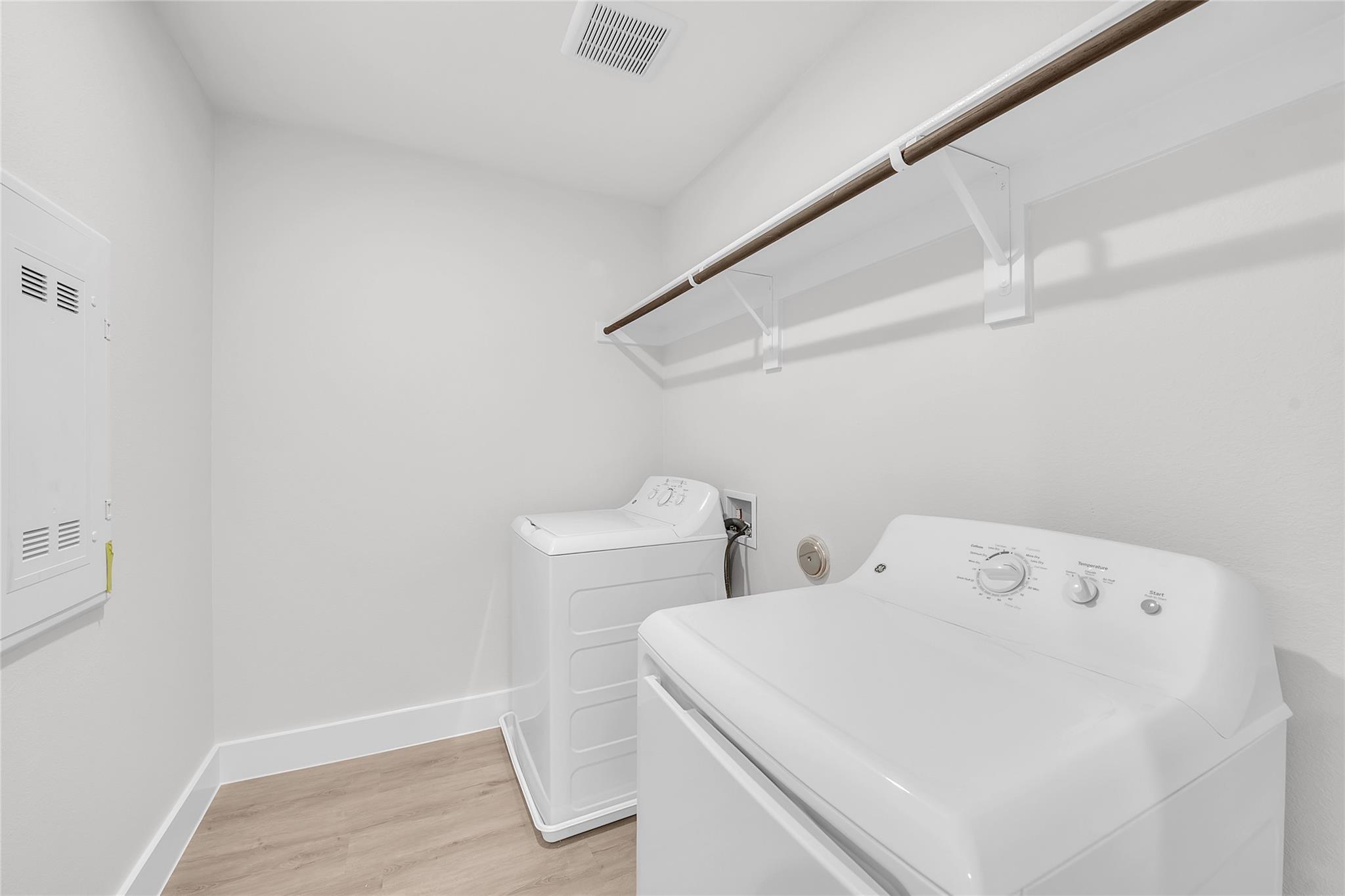 9317 Curious Squirrel St Property Photo 26