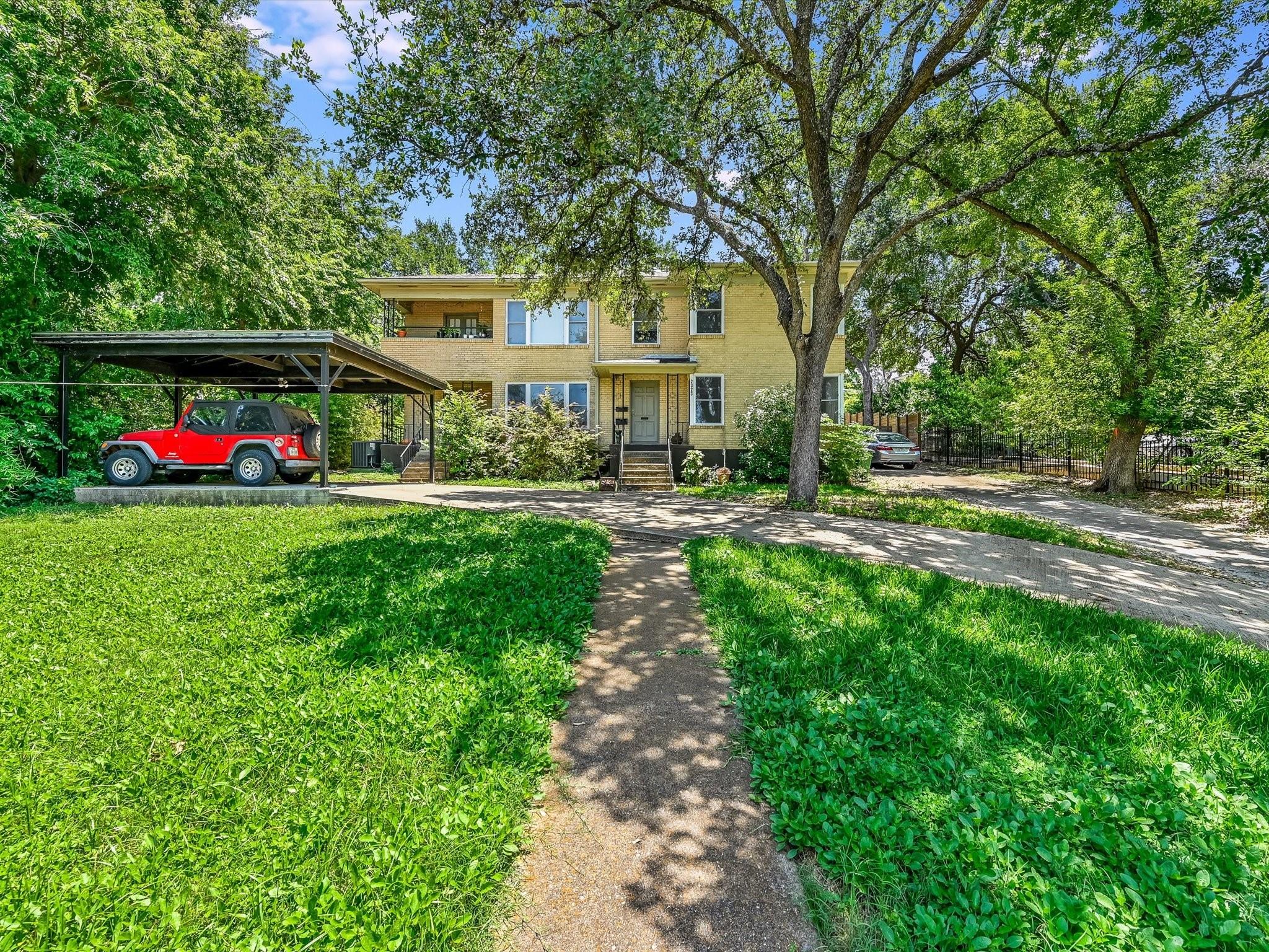 2323 Hartford Rd Property Photo 1