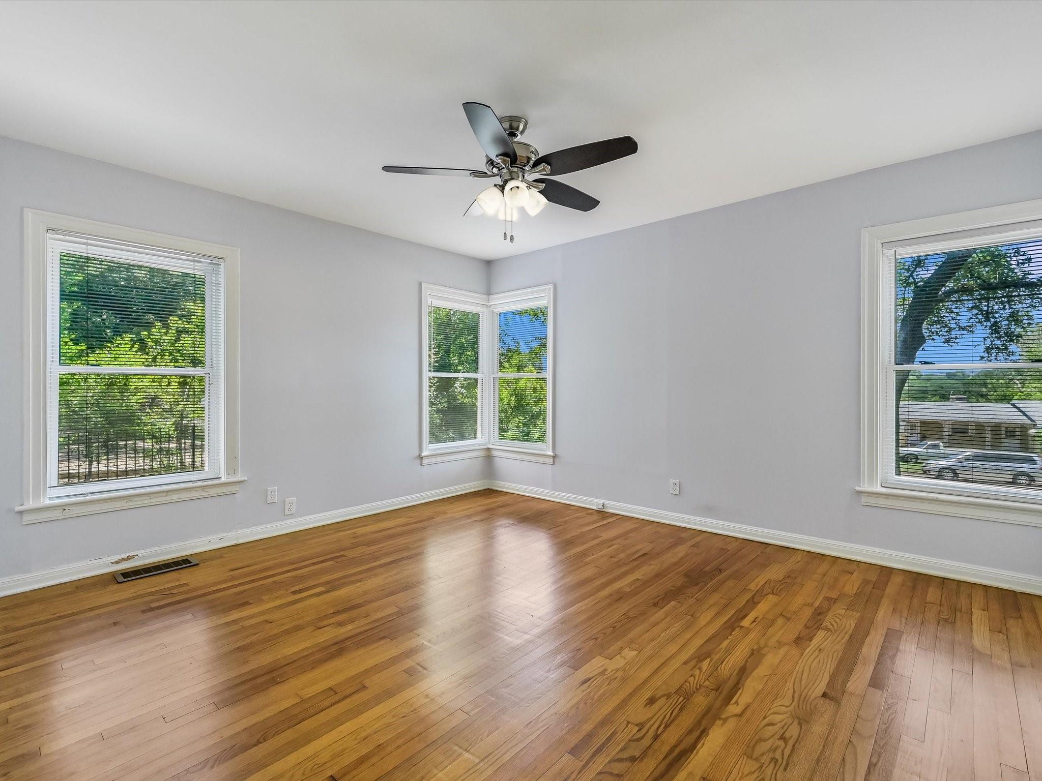 2323 Hartford Rd Property Photo 11