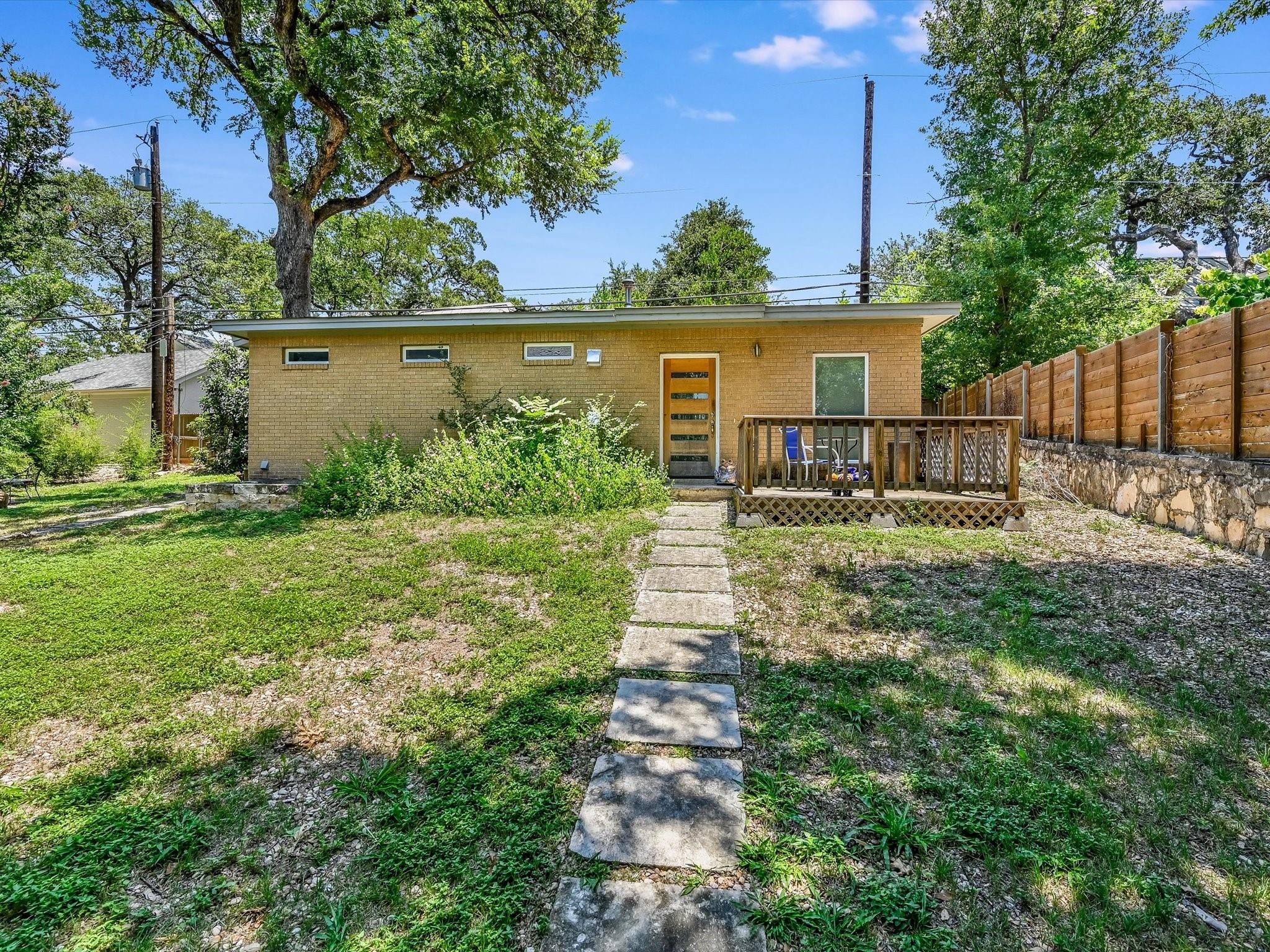 2323 Hartford Rd Property Photo 17