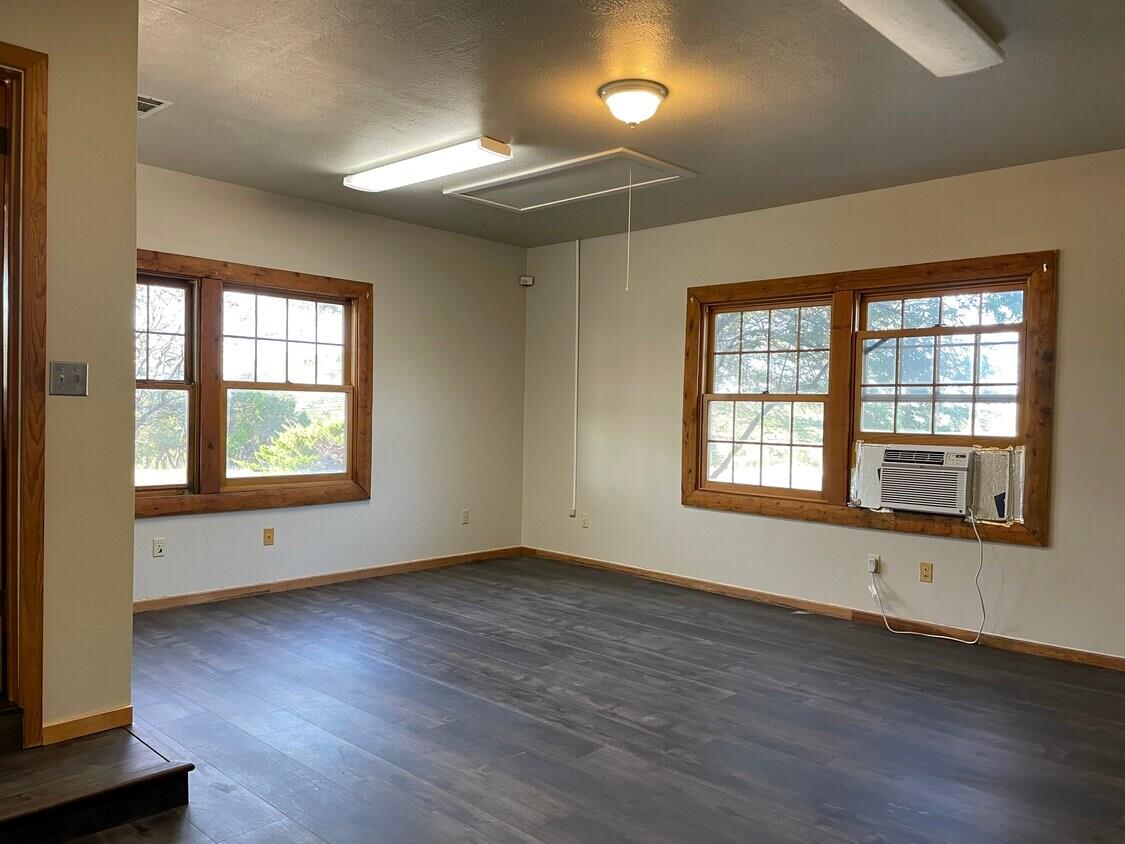 4225 E Highway 290 None Property Photo 18