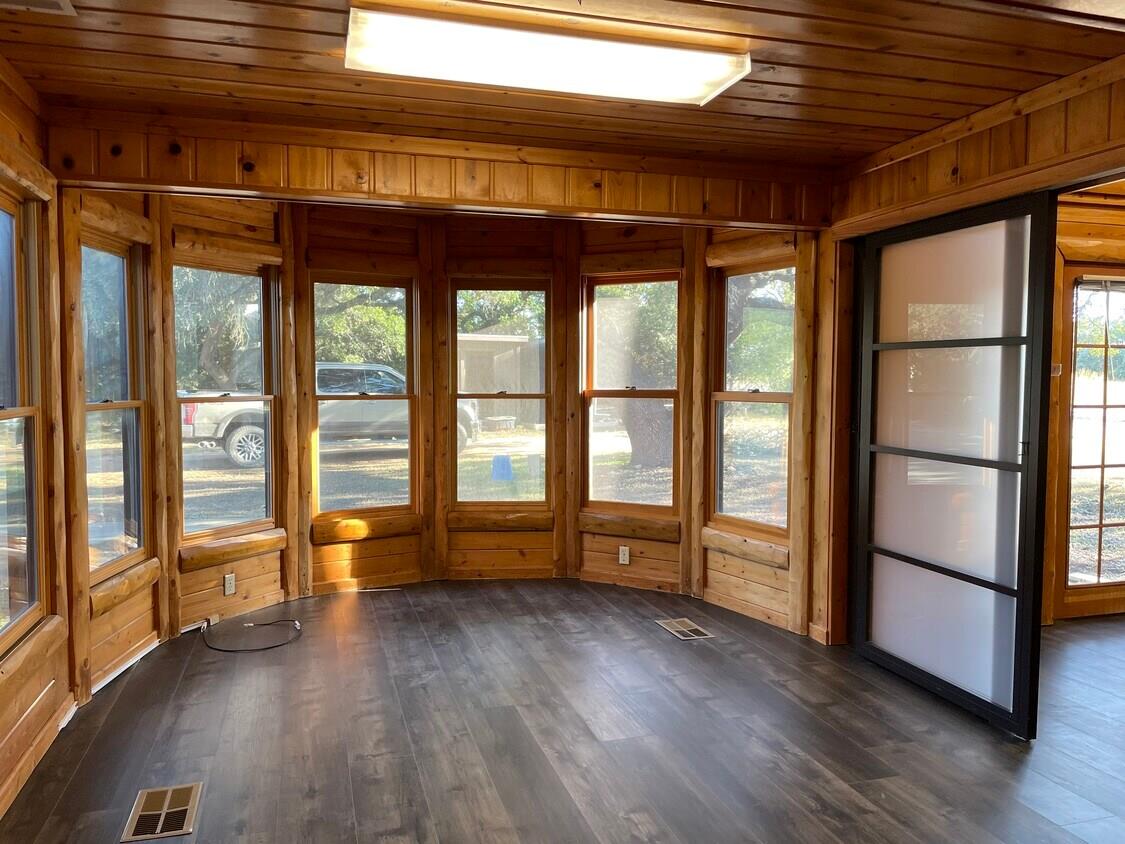 4225 E Highway 290 None Property Photo 20