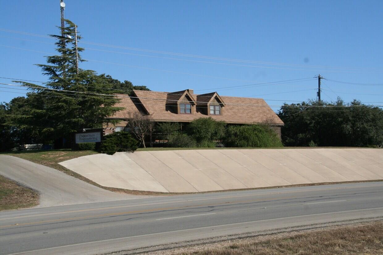 4225 E Highway 290 None Property Photo 24