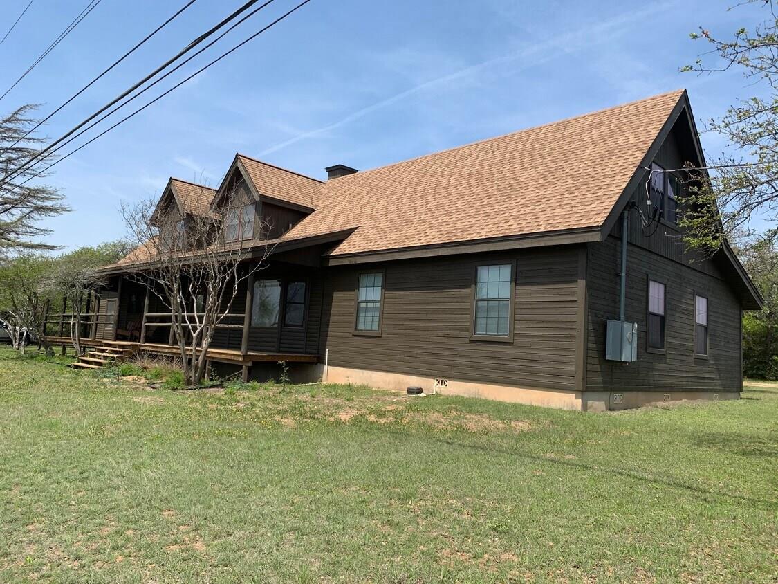 4225 E Highway 290 None Property Photo 25