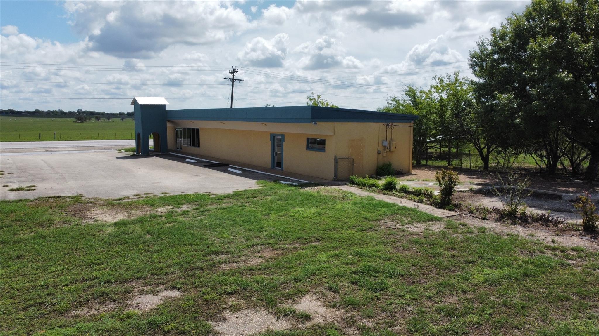 16870 N State Highway 123 Property Photo 11