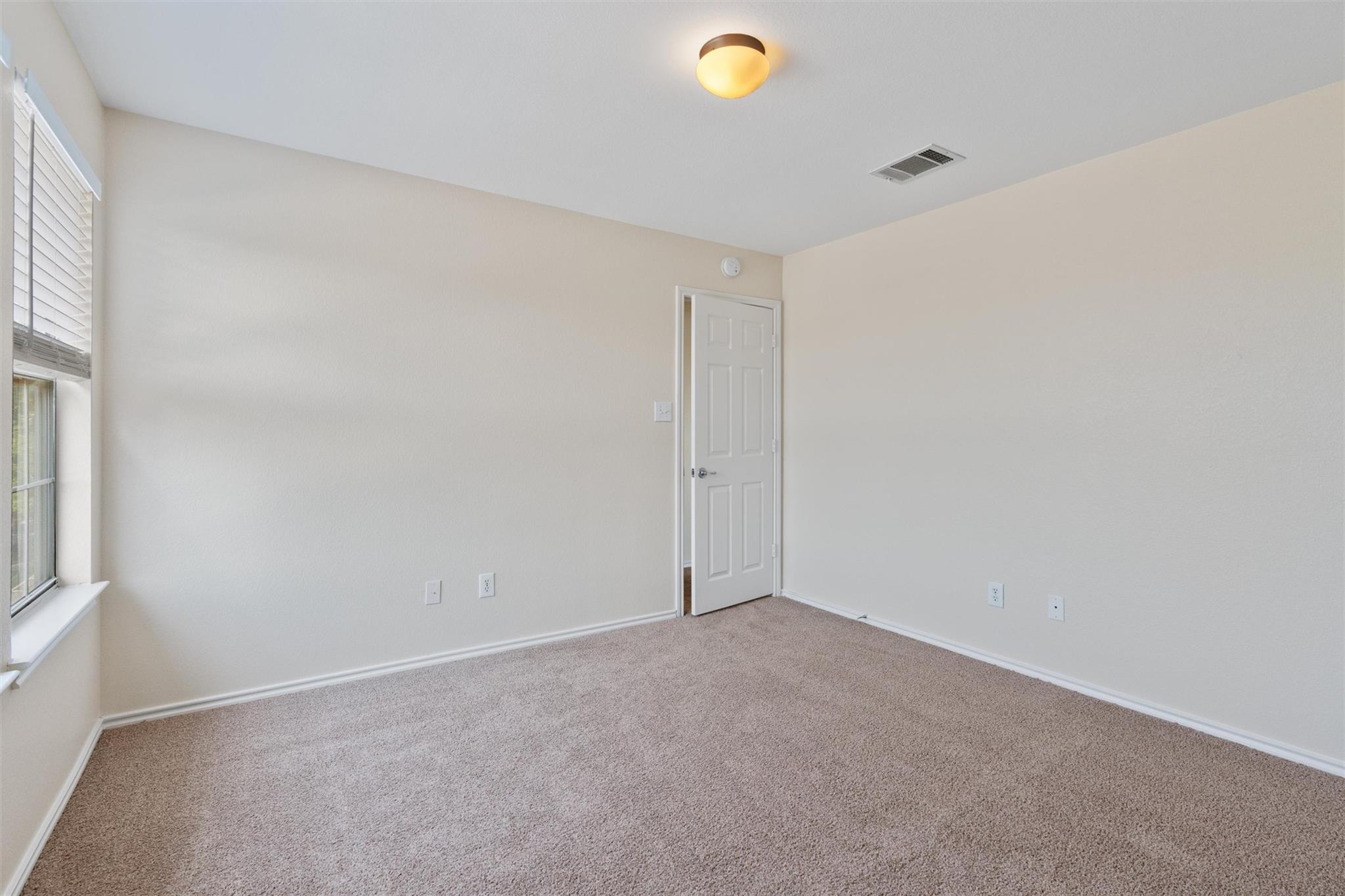 11606 Hereford St Property Photo 25