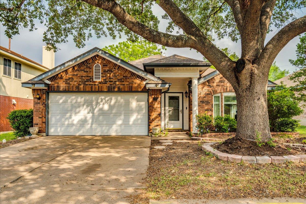 13214 Bennington Ln Property Photo 1