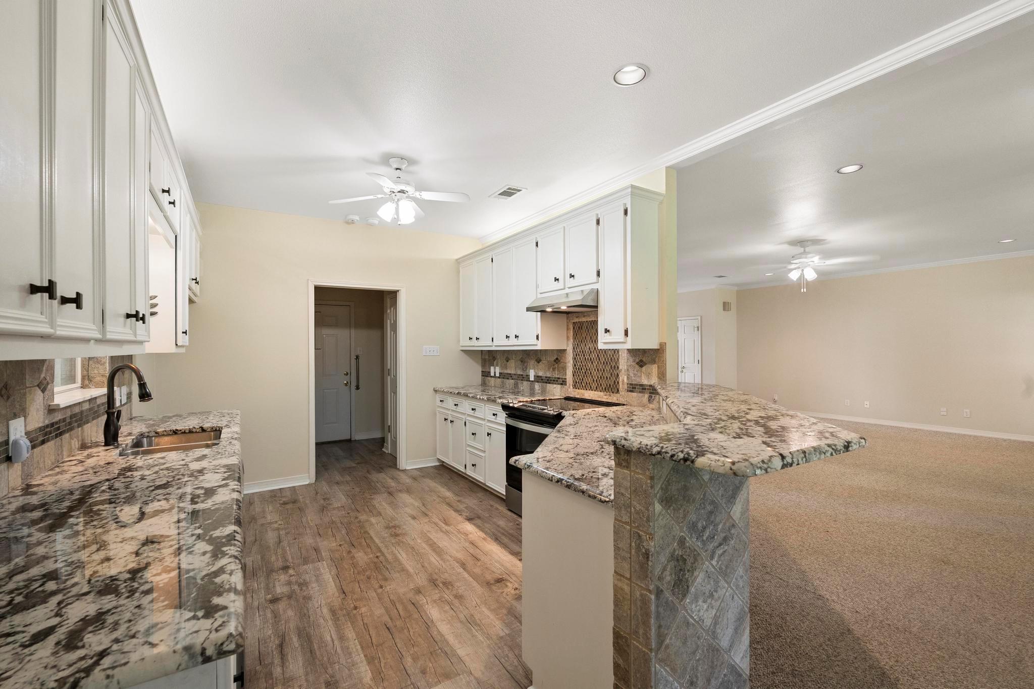 1906 Meadow Ridge Dr Property Photo 7