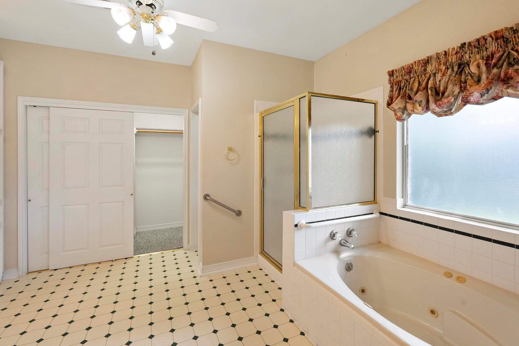 1906 Meadow Ridge Dr Property Photo 15